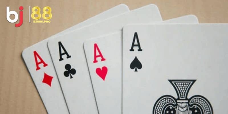 Game bài tứ quý Át chặt được gì?